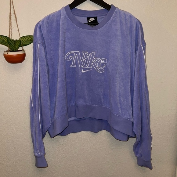 Nike Vintage Style Cropped Crewneck - Picture 1 of 4